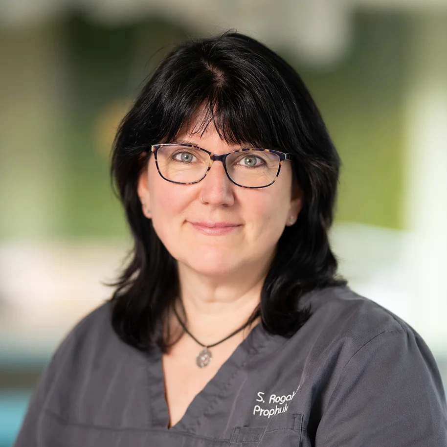 Porträt von Sabine Rogalski aus der Prophylaxe